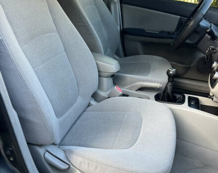 Серый Киа Черато, объемом двигателя 1.98 л и пробегом 275 тыс. км за 4300 $, фото 19 на Automoto.ua