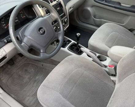 Серый Киа Черато, объемом двигателя 1.6 л и пробегом 178 тыс. км за 2900 $, фото 16 на Automoto.ua