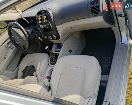 Серый Киа Черато, объемом двигателя 1.6 л и пробегом 185 тыс. км за 4600 $, фото 4 на Automoto.ua