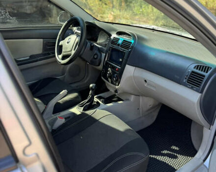 Сірий Кіа Черато, об'ємом двигуна 1.6 л та пробігом 287 тис. км за 3900 $, фото 6 на Automoto.ua