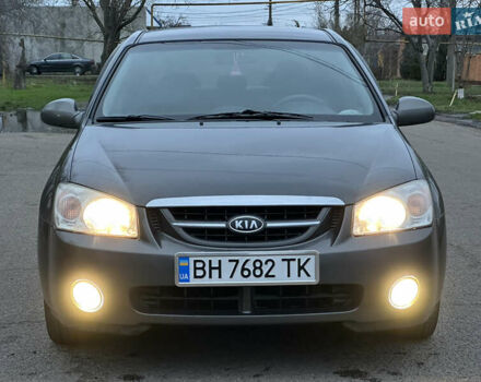 Серый Киа Черато, объемом двигателя 1.98 л и пробегом 213 тыс. км за 4900 $, фото 1 на Automoto.ua