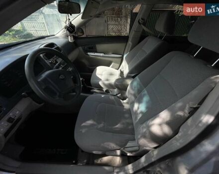 Сірий Кіа Черато, об'ємом двигуна 1.6 л та пробігом 180 тис. км за 4300 $, фото 7 на Automoto.ua