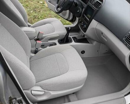 Сірий Кіа Черато, об'ємом двигуна 1.6 л та пробігом 45 тис. км за 6999 $, фото 9 на Automoto.ua