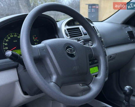 Серый Киа Черато, объемом двигателя 1.98 л и пробегом 213 тыс. км за 4900 $, фото 12 на Automoto.ua