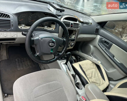Сірий Кіа Черато, об'ємом двигуна 2 л та пробігом 280 тис. км за 2100 $, фото 17 на Automoto.ua