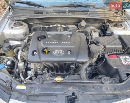 Сірий Кіа Черато, об'ємом двигуна 1.59 л та пробігом 160 тис. км за 4400 $, фото 5 на Automoto.ua
