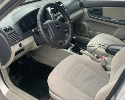 Серый Киа Черато, объемом двигателя 1.98 л и пробегом 250 тыс. км за 3800 $, фото 2 на Automoto.ua