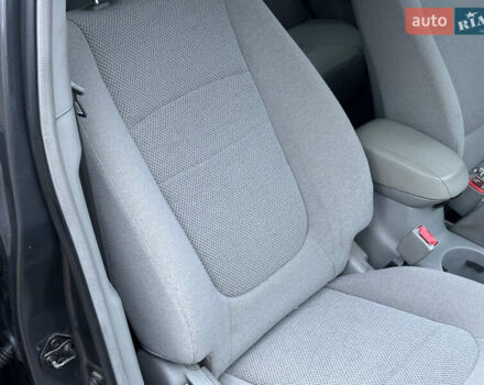 Серый Киа Черато, объемом двигателя 1.98 л и пробегом 213 тыс. км за 4900 $, фото 26 на Automoto.ua