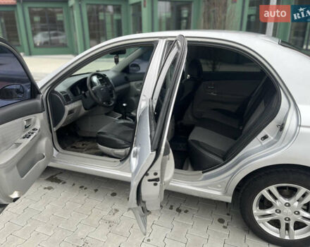 Сірий Кіа Черато, об'ємом двигуна 1.6 л та пробігом 235 тис. км за 3999 $, фото 8 на Automoto.ua