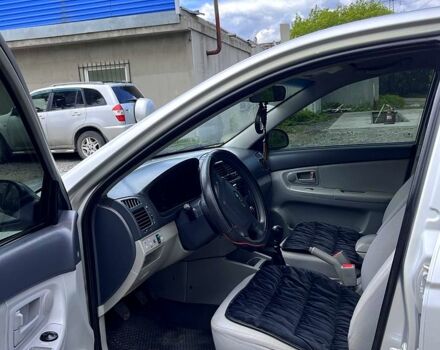 Сірий Кіа Черато, об'ємом двигуна 1.6 л та пробігом 260 тис. км за 5300 $, фото 8 на Automoto.ua