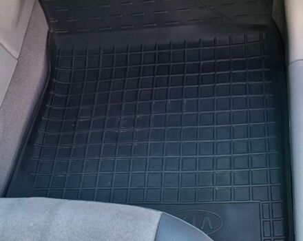 Серый Киа Черато, объемом двигателя 1.6 л и пробегом 326 тыс. км за 2700 $, фото 13 на Automoto.ua