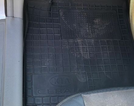 Серый Киа Черато, объемом двигателя 1.6 л и пробегом 326 тыс. км за 2700 $, фото 12 на Automoto.ua