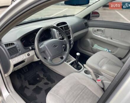 Серый Киа Черато, объемом двигателя 2 л и пробегом 183 тыс. км за 4000 $, фото 14 на Automoto.ua