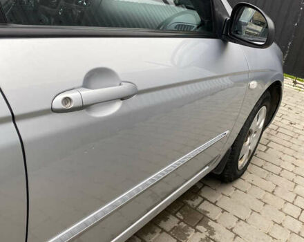 Сірий Кіа Черато, об'ємом двигуна 1.6 л та пробігом 250 тис. км за 3100 $, фото 8 на Automoto.ua