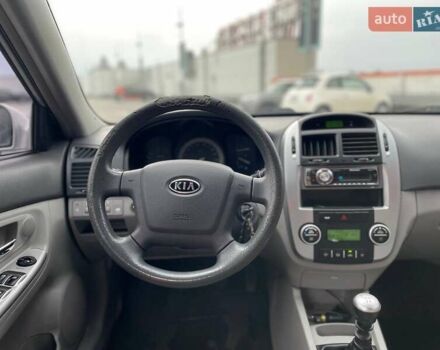 Серый Киа Черато, объемом двигателя 2 л и пробегом 183 тыс. км за 4000 $, фото 28 на Automoto.ua