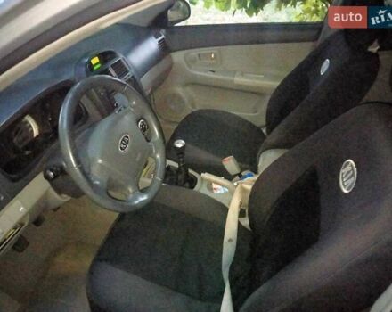 Сірий Кіа Черато, об'ємом двигуна 1.58 л та пробігом 170 тис. км за 4500 $, фото 4 на Automoto.ua