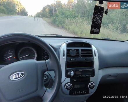Серый Киа Черато, объемом двигателя 2 л и пробегом 164 тыс. км за 4900 $, фото 2 на Automoto.ua