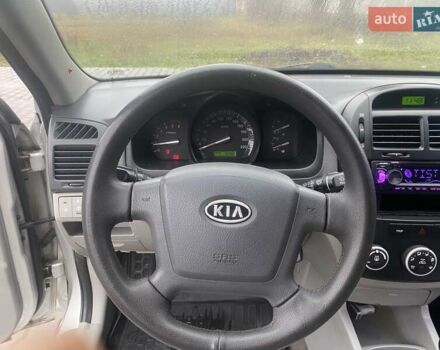 Сірий Кіа Черато, об'ємом двигуна 1.59 л та пробігом 250 тис. км за 4500 $, фото 11 на Automoto.ua