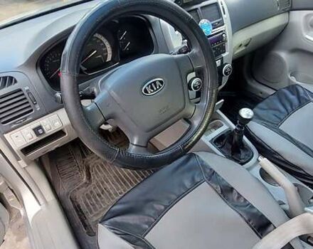 Серый Киа Черато, объемом двигателя 1.6 л и пробегом 206 тыс. км за 4700 $, фото 12 на Automoto.ua