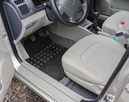 Серый Киа Черато, объемом двигателя 1.59 л и пробегом 170 тыс. км за 5200 $, фото 6 на Automoto.ua