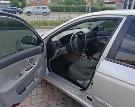 Серый Киа Черато, объемом двигателя 1.6 л и пробегом 250 тыс. км за 5000 $, фото 20 на Automoto.ua