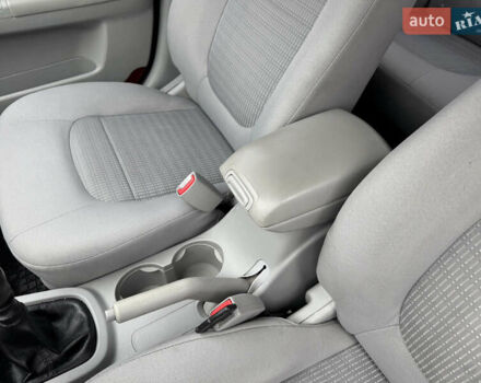 Серый Киа Черато, объемом двигателя 1.6 л и пробегом 180 тыс. км за 4950 $, фото 27 на Automoto.ua