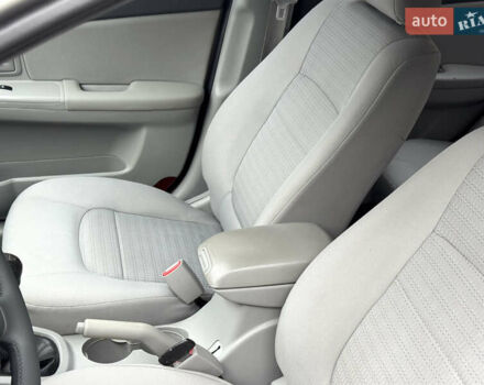 Серый Киа Черато, объемом двигателя 1.6 л и пробегом 180 тыс. км за 4950 $, фото 19 на Automoto.ua