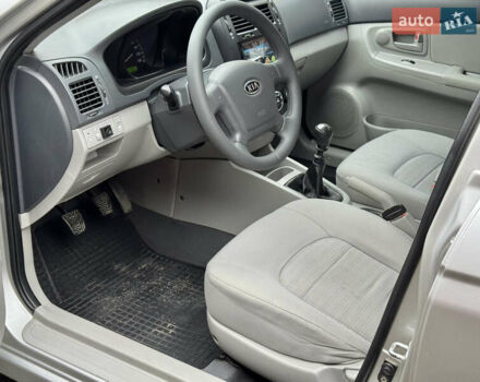 Серый Киа Черато, объемом двигателя 1.6 л и пробегом 180 тыс. км за 4950 $, фото 18 на Automoto.ua