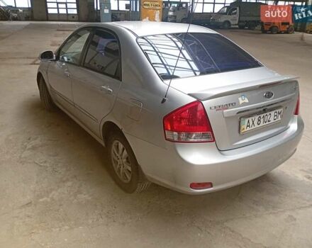 Серый Киа Черато, объемом двигателя 1.59 л и пробегом 229 тыс. км за 5400 $, фото 6 на Automoto.ua