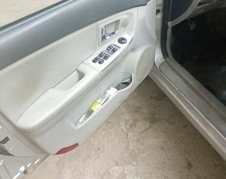 Серый Киа Черато, объемом двигателя 1.59 л и пробегом 229 тыс. км за 5400 $, фото 10 на Automoto.ua