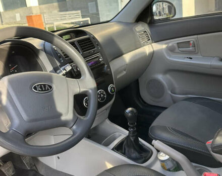 Серый Киа Черато, объемом двигателя 1.6 л и пробегом 140 тыс. км за 4500 $, фото 12 на Automoto.ua