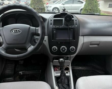 Серый Киа Черато, объемом двигателя 1.6 л и пробегом 194 тыс. км за 4200 $, фото 7 на Automoto.ua