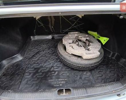 Серый Киа Черато, объемом двигателя 1.6 л и пробегом 176 тыс. км за 5500 $, фото 3 на Automoto.ua