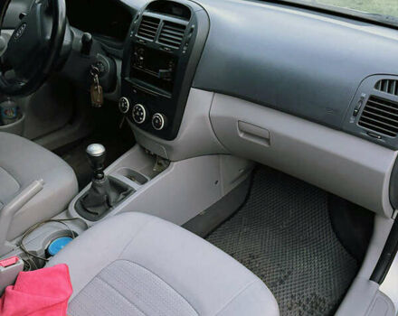 Сірий Кіа Черато, об'ємом двигуна 1.6 л та пробігом 201 тис. км за 5200 $, фото 5 на Automoto.ua