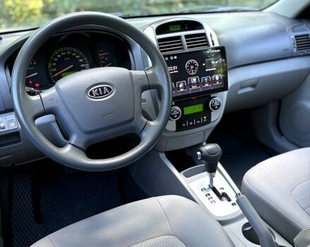 Серый Киа Черато, объемом двигателя 2 л и пробегом 215 тыс. км за 4950 $, фото 7 на Automoto.ua