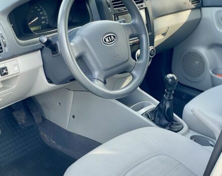 Серый Киа Черато, объемом двигателя 1.6 л и пробегом 215 тыс. км за 4500 $, фото 14 на Automoto.ua