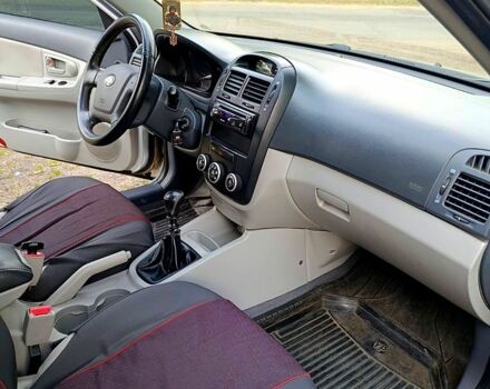 Сірий Кіа Черато, об'ємом двигуна 1.6 л та пробігом 156 тис. км за 5400 $, фото 10 на Automoto.ua