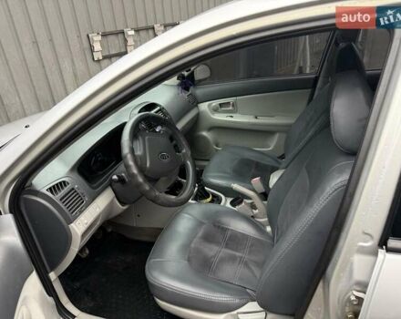 Серый Киа Черато, объемом двигателя 1.59 л и пробегом 205 тыс. км за 4600 $, фото 1 на Automoto.ua