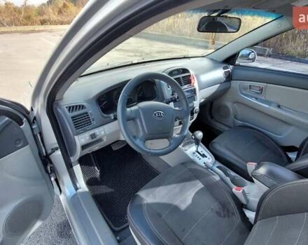Киа Черато 2008 в Ирпене на Automoto.ua Серый Киа Черато, объемом двигателя 2 л и пробегом 188 тыс. км за 5000 $, фото 5 на Automoto.ua