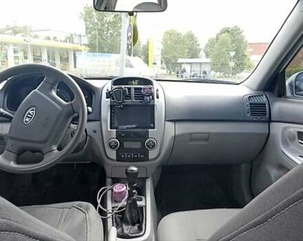 Серый Киа Черато, объемом двигателя 1.6 л и пробегом 250 тыс. км за 5000 $, фото 9 на Automoto.ua