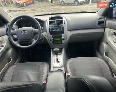Серый Киа Черато, объемом двигателя 1.98 л и пробегом 188 тыс. км за 4990 $, фото 24 на Automoto.ua