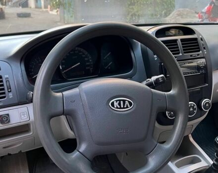 Серый Киа Черато, объемом двигателя 1.6 л и пробегом 1000 тыс. км за 4999 $, фото 5 на Automoto.ua