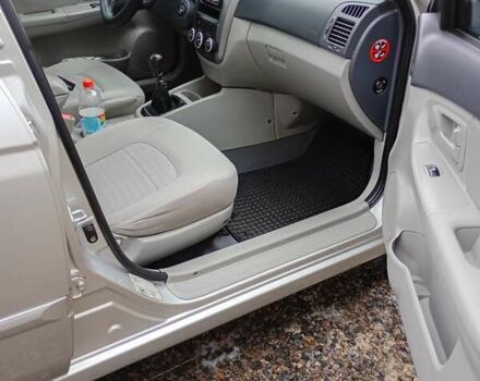 Серый Киа Черато, объемом двигателя 1.59 л и пробегом 170 тыс. км за 5200 $, фото 7 на Automoto.ua