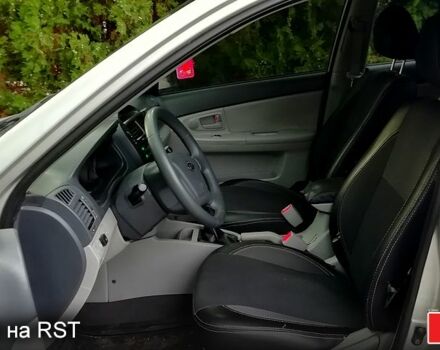 Сірий Кіа Черато, об'ємом двигуна 1.6 л та пробігом 187 тис. км за 4999 $, фото 7 на Automoto.ua