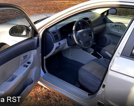 Киа Черато 2008 в Киеве на Automoto.ua Серый Киа Черато, объемом двигателя 1.6 л и пробегом 285 тыс. км за 4000 $, фото 7 на Automoto.ua