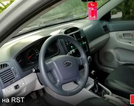 Сірий Кіа Черато, об'ємом двигуна 1.6 л та пробігом 187 тис. км за 4999 $, фото 8 на Automoto.ua