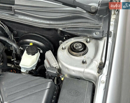 Серый Киа Черато, объемом двигателя 1.6 л и пробегом 180 тыс. км за 4950 $, фото 35 на Automoto.ua