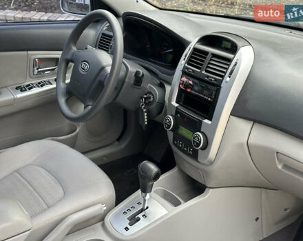 Сірий Кіа Черато, об'ємом двигуна 2 л та пробігом 192 тис. км за 5100 $, фото 7 на Automoto.ua