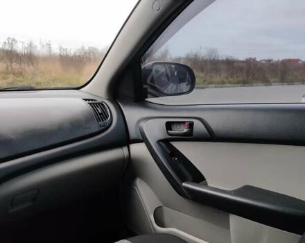 Серый Киа Черато, объемом двигателя 1.59 л и пробегом 153 тыс. км за 6300 $, фото 11 на Automoto.ua