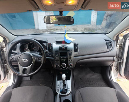 Сірий Кіа Черато, об'ємом двигуна 2 л та пробігом 235 тис. км за 6300 $, фото 5 на Automoto.ua